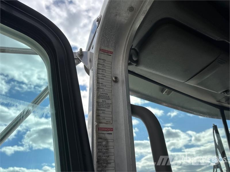 Kenworth C500 6x4 Lube Truck Autocisterna
