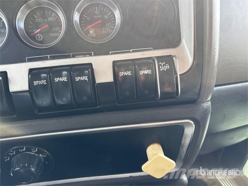 Kenworth C500 6x4 Lube Truck Autocisterna