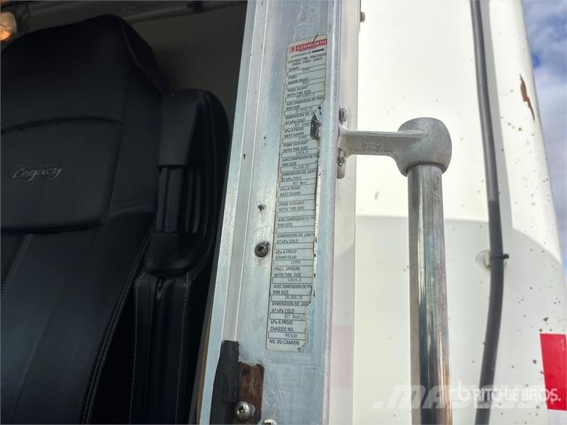 Kenworth C500 6x4 Lube Truck Autocisterna