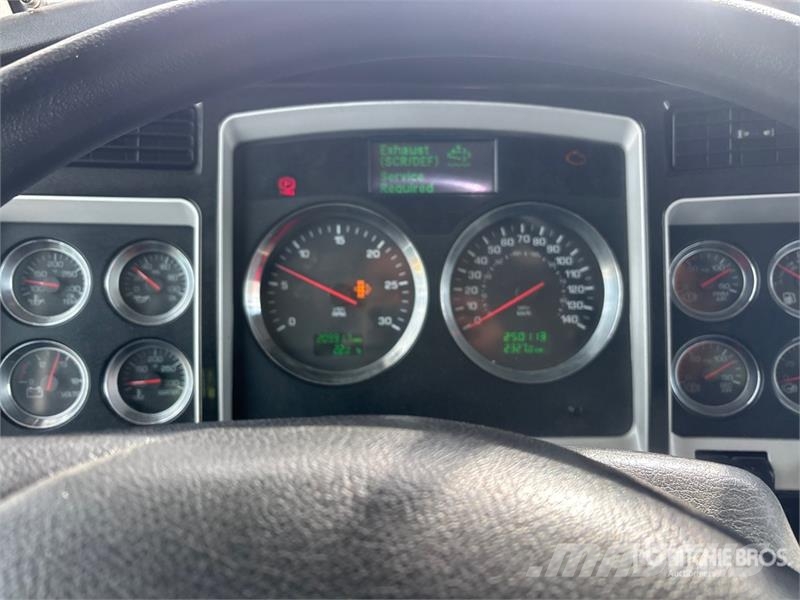 Kenworth C500 6x4 Lube Truck Autocisterna