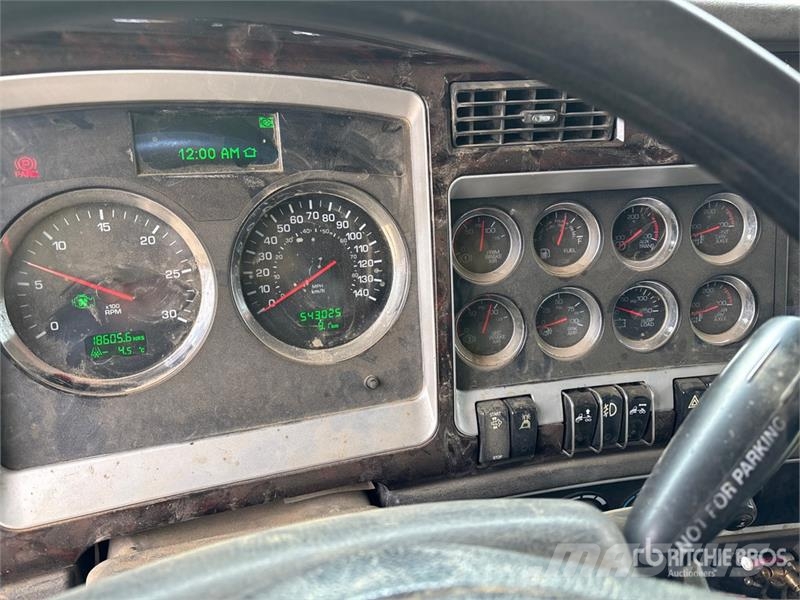 Kenworth C500 6x4 Sleeper Winch Truck Pagalbos kelyje automobiliai