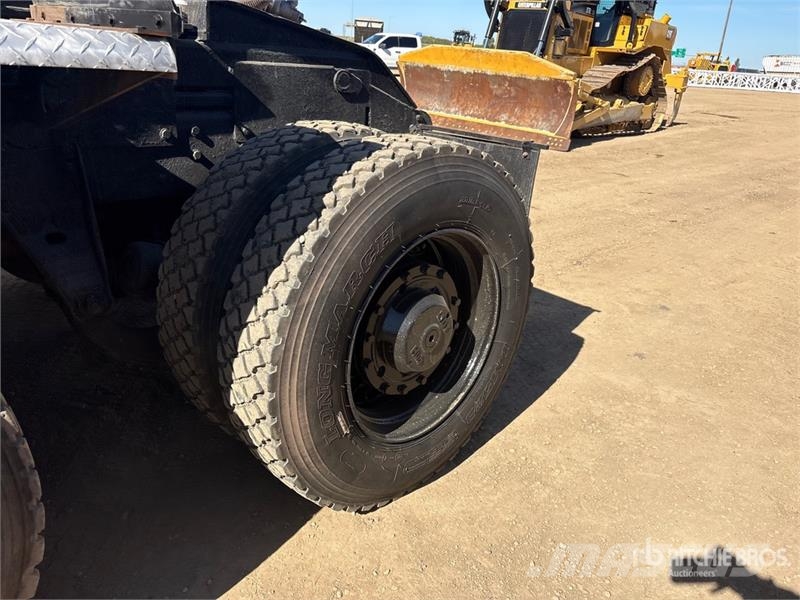 Kenworth C500 6x4 Sleeper Winch Truck Recovery vehicles