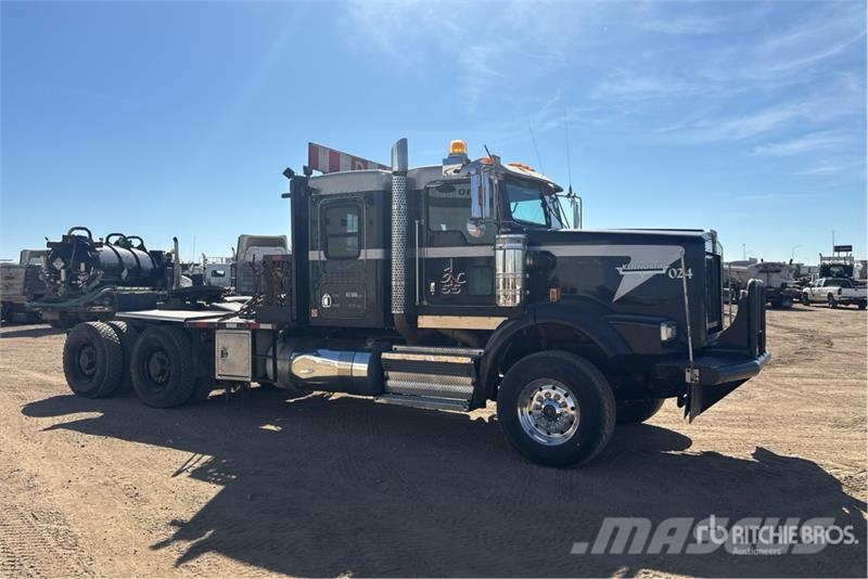 Kenworth C500 6x4 Sleeper Winch Truck Recovery vehicles