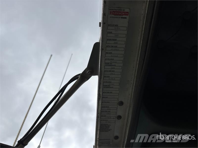 Kenworth C500 6x4 Sleeper Winch Truck Pagalbos kelyje automobiliai