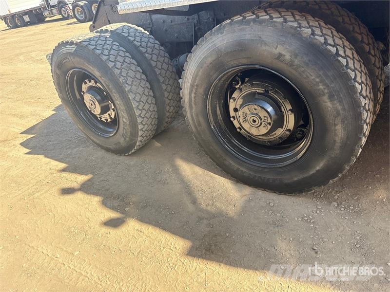 Kenworth C500 6x4 Sleeper Winch Truck Recovery vehicles
