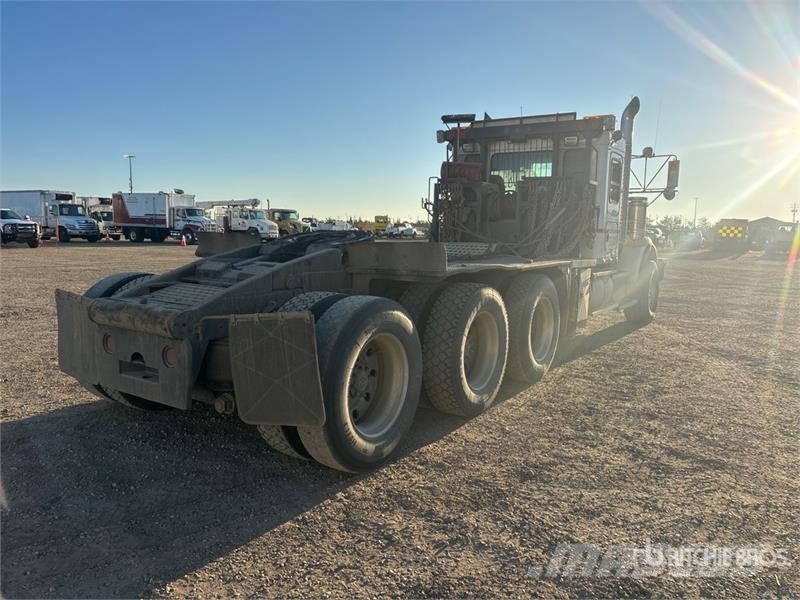 Kenworth C500 8x6 Sleeper Winch Truck Műszaki mentők