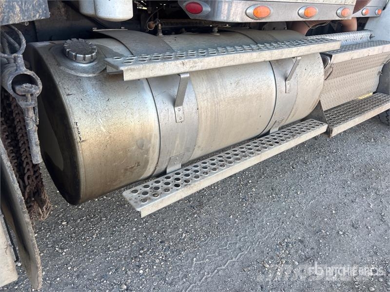 Kenworth C500 8x6 Sleeper Winch Truck Műszaki mentők