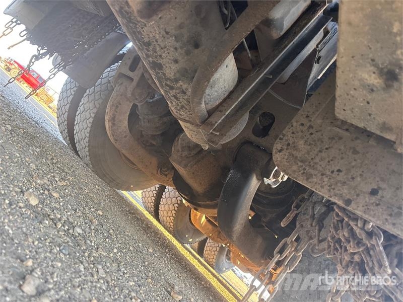 Kenworth C500 8x6 Sleeper Winch Truck Műszaki mentők