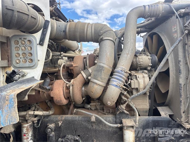 Kenworth C500 8x6 Sleeper Winch Truck Евакуатори