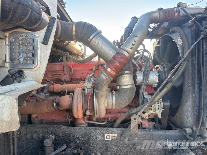 Kenworth C500 8x6 Sleeper Winch Truck Műszaki mentők