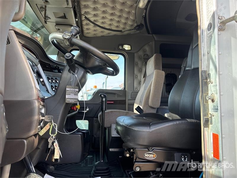 Kenworth C500 8x6 Sleeper Winch Truck Автомобили за пътна помощ