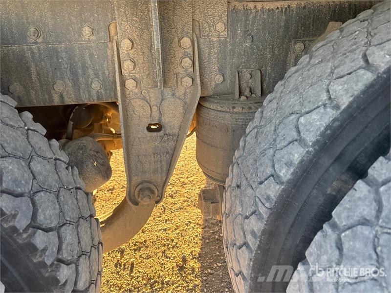 Kenworth C500 8x6 Sleeper Winch Truck Műszaki mentők