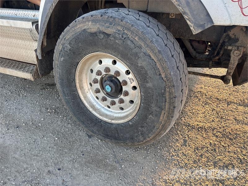 Kenworth C500 8x6 Sleeper Winch Truck Műszaki mentők