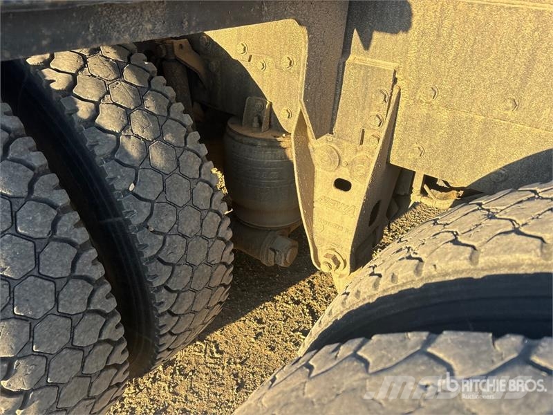 Kenworth C500 8x6 Sleeper Winch Truck Műszaki mentők