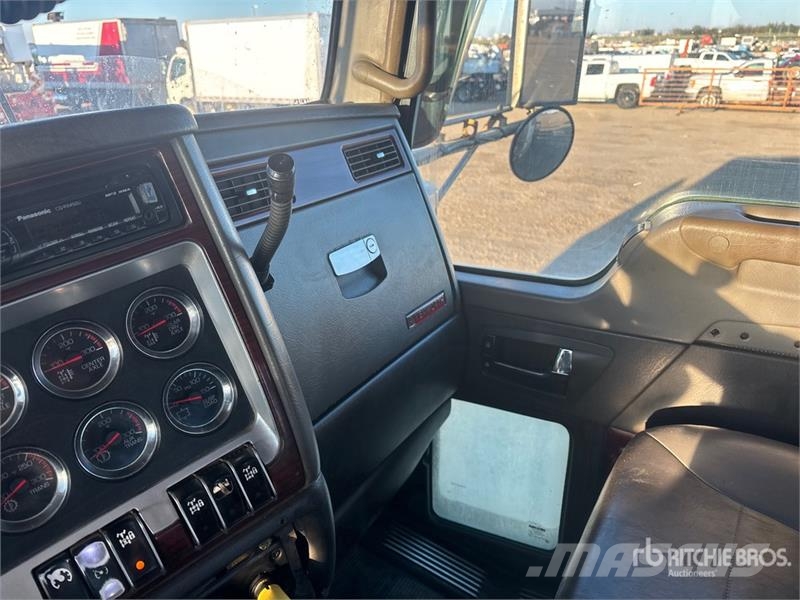 Kenworth C500 8x6 Sleeper Winch Truck Műszaki mentők