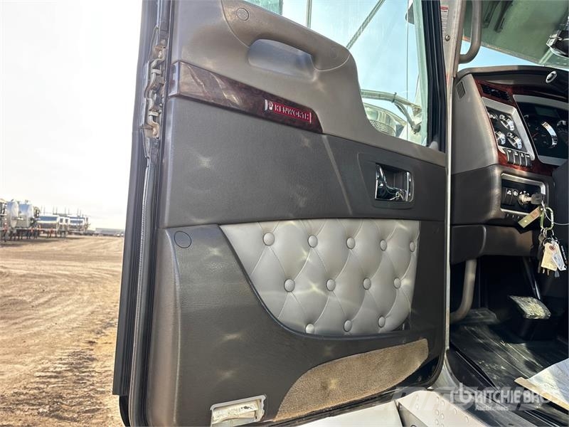 Kenworth C500 8x6 Sleeper Winch Truck Автомобили за пътна помощ