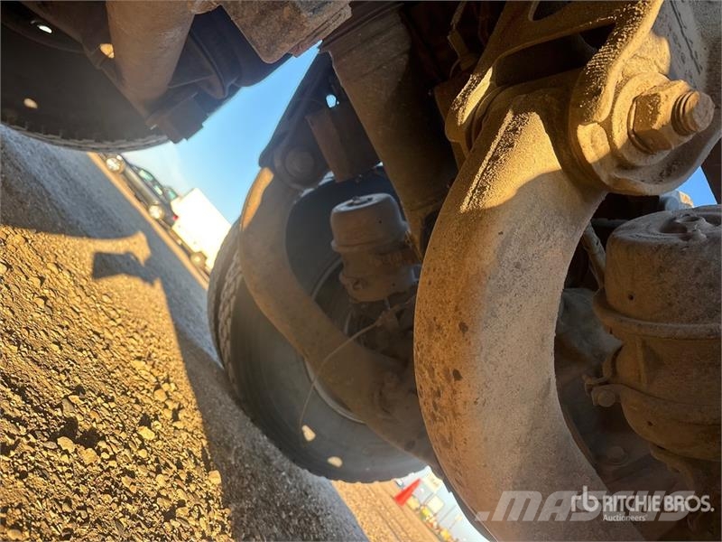 Kenworth C500 8x6 Sleeper Winch Truck Műszaki mentők