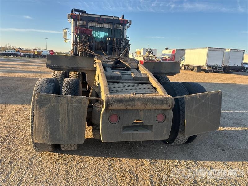 Kenworth C500 8x6 Sleeper Winch Truck Műszaki mentők