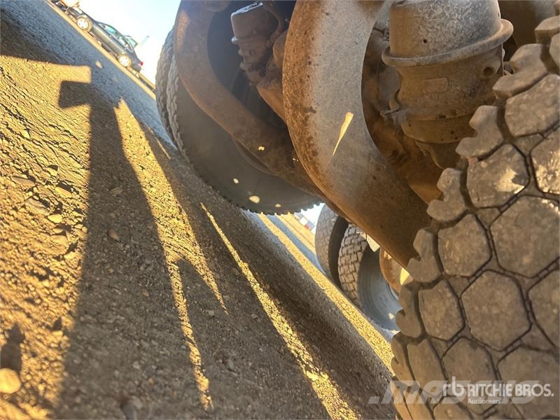 Kenworth C500 8x6 Sleeper Winch Truck Műszaki mentők