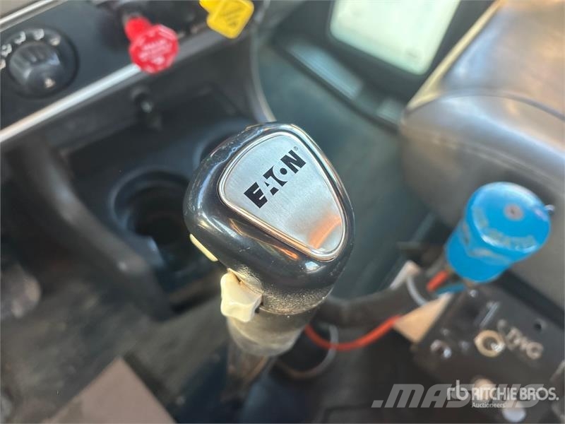 Kenworth C500 8x6 Sleeper Winch Truck Műszaki mentők