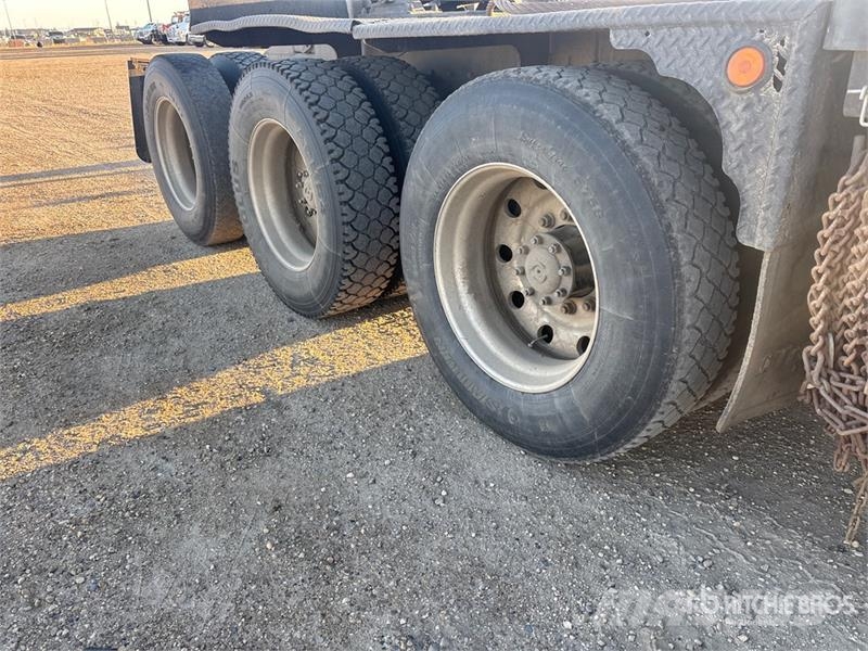 Kenworth C500 8x6 Sleeper Winch Truck Műszaki mentők