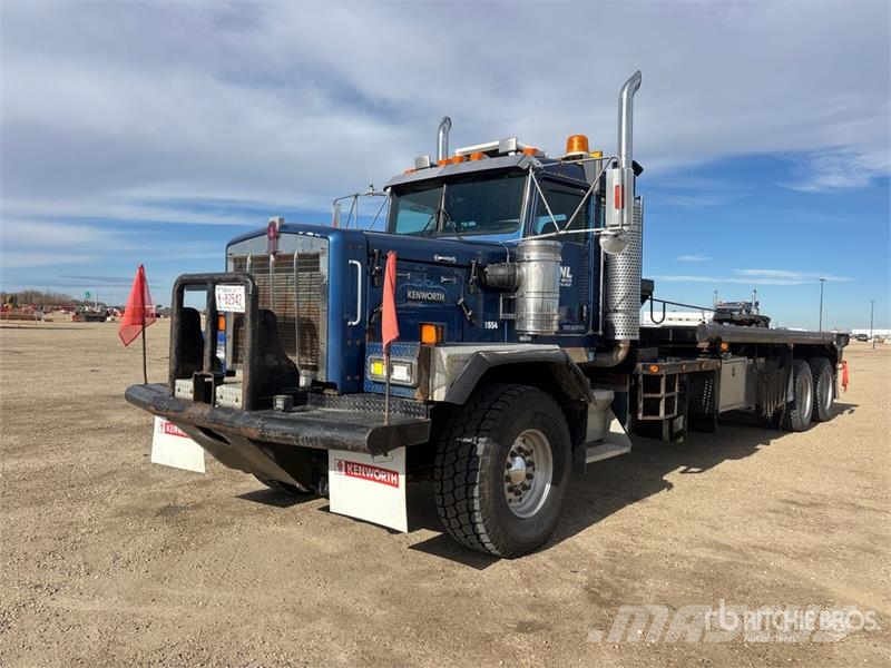 Kenworth C500B Tovornjaki s kesonom/platojem