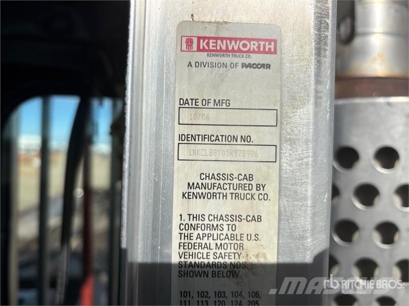 Kenworth C500B Tovornjaki s kesonom/platojem