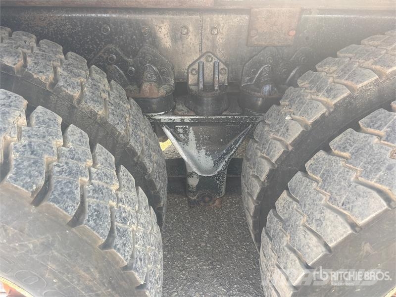 Kenworth C520 6x4 318 in WB Bed Truck Flatbed / Dropside trucks