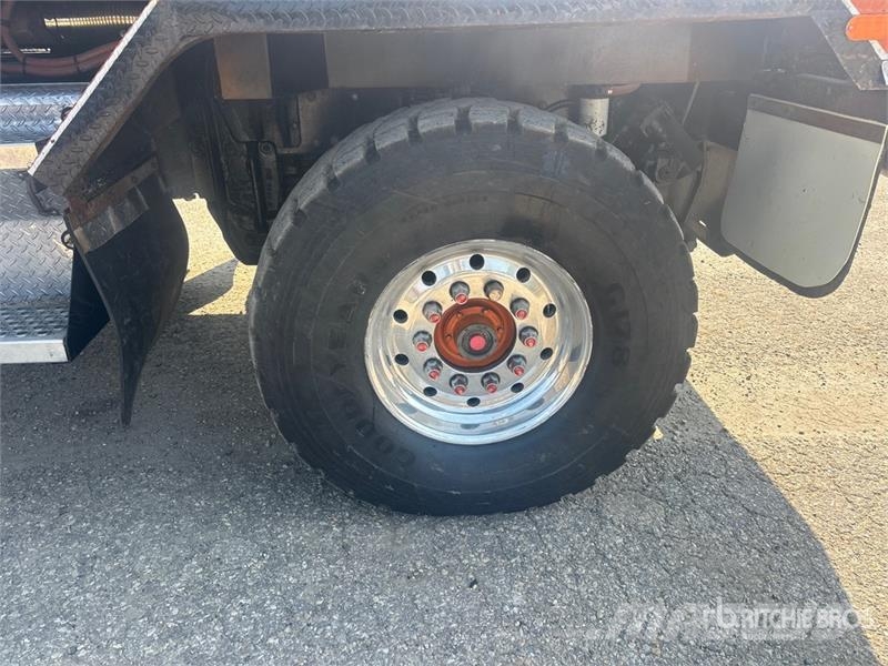 Kenworth C520 6x4 318 in WB Bed Truck Flatbed / Dropside trucks
