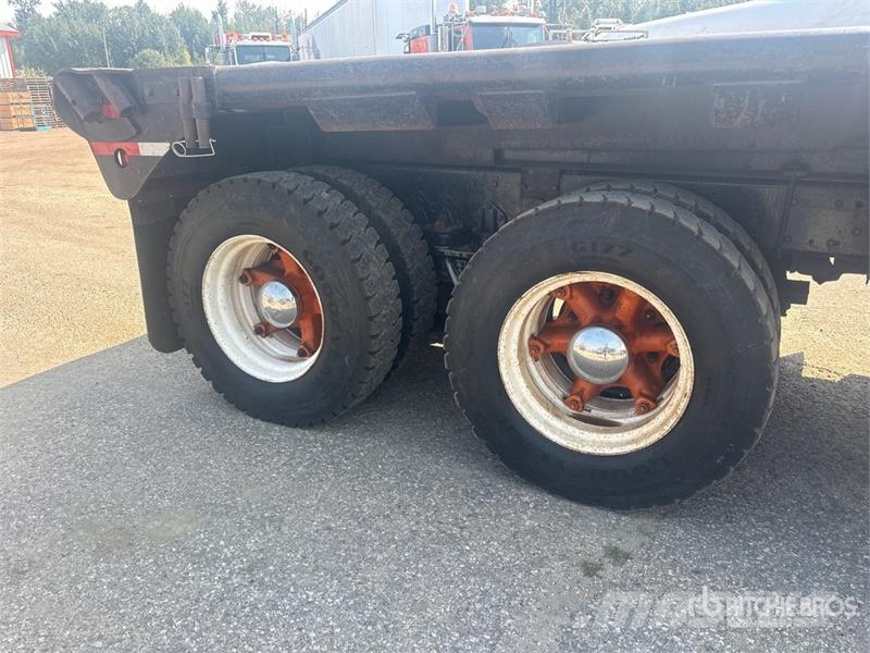 Kenworth C520 6x4 318 in WB Bed Truck Flatbed / Dropside trucks