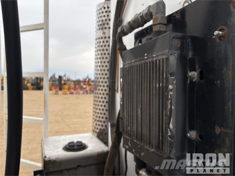 Kenworth C520 6x6 Water Truck صهاريج مياه