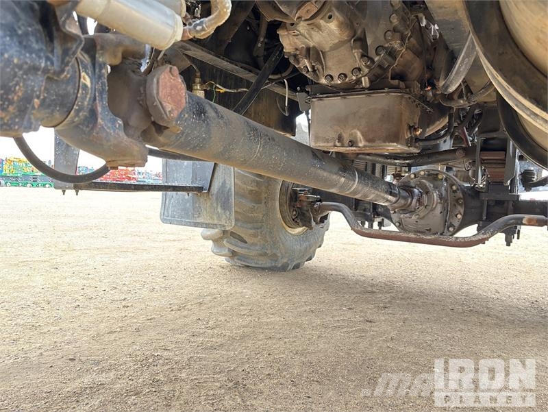 Kenworth C520 6x6 Water Truck صهاريج مياه