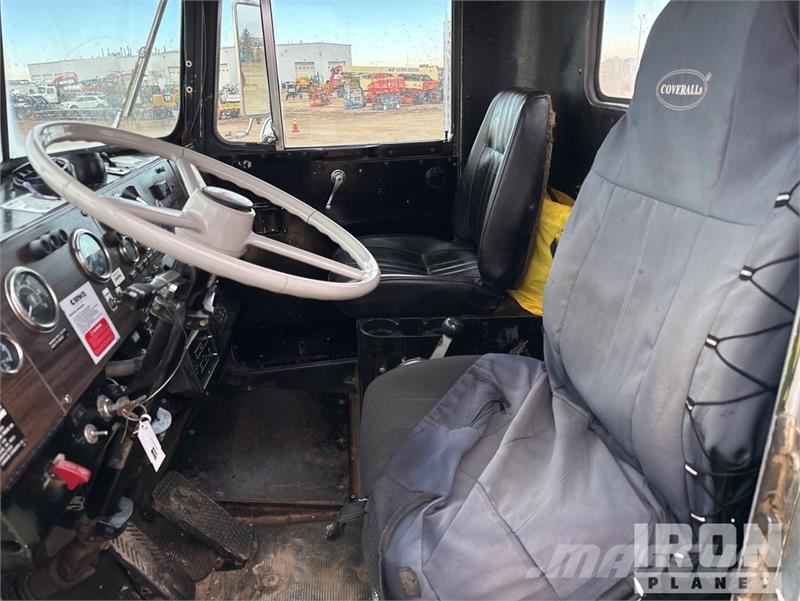 Kenworth C520 6x6 Water Truck صهاريج مياه