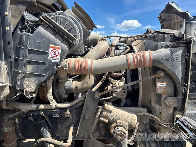 Kenworth Foremost Rival T7 on Kenworth T300 6x4 Vacuum Exc 组合/真空油槽车