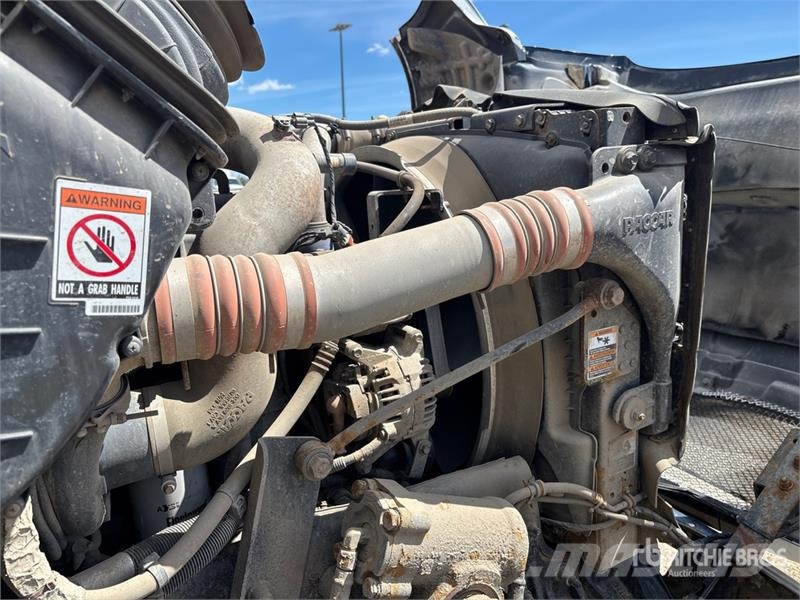 Kenworth Foremost Rival T7 on Kenworth T300 6x4 Vacuum Exc 组合/真空油槽车