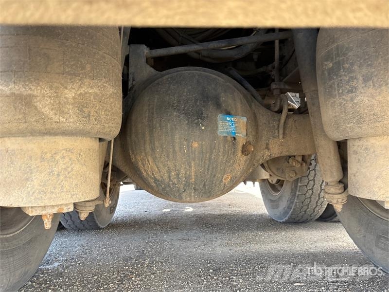 Kenworth Foremost Rival T7 on Kenworth T300 6x4 Vacuum Exc 组合/真空油槽车