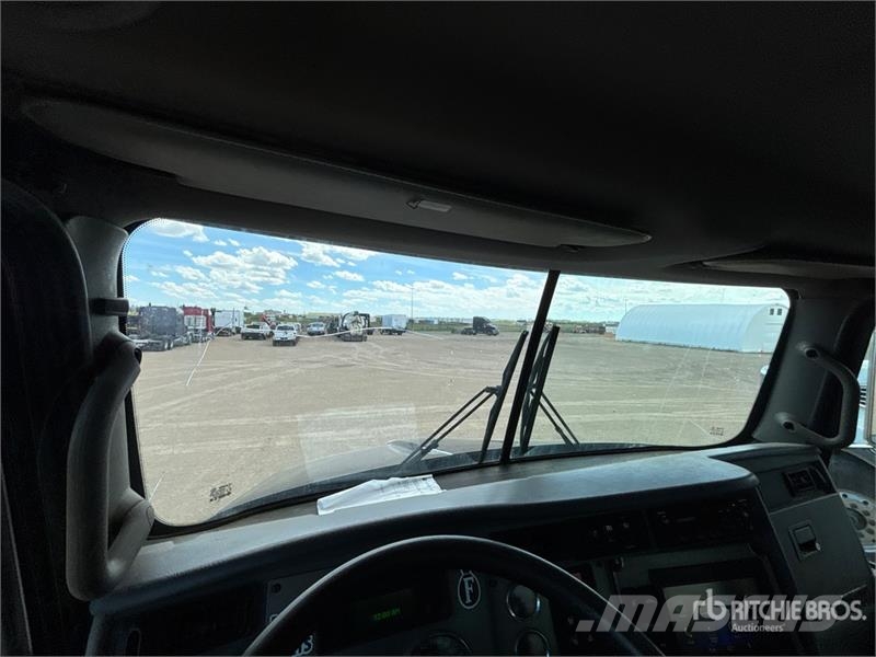 Kenworth Foremost Rival T7 on Kenworth T300 6x4 Vacuum Exc 组合/真空油槽车