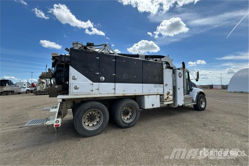 Kenworth Foremost Rival T7 on Kenworth T300 6x4 Vacuum Exc 组合/真空油槽车
