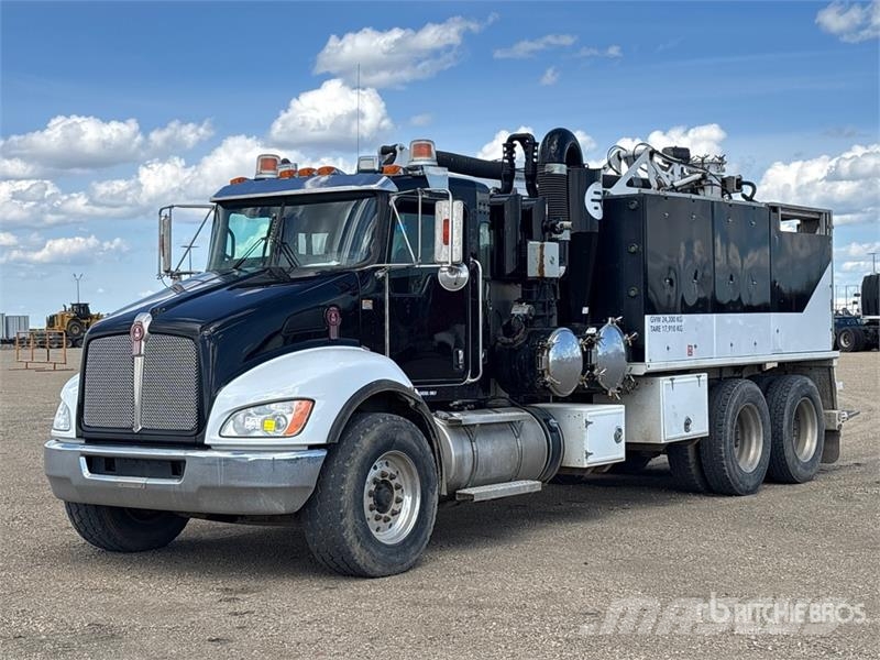 Kenworth Foremost Rival T7 on Kenworth T300 6x4 Vacuum Exc 组合/真空油槽车