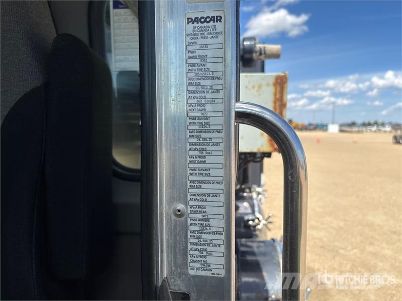 Kenworth Foremost Rival T7 on Kenworth T300 6x4 Vacuum Exc 组合/真空油槽车