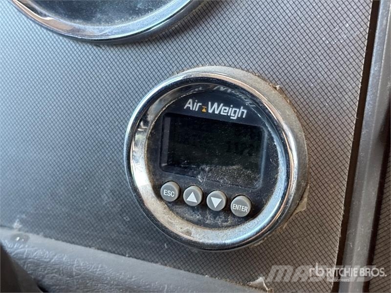 Kenworth Foremost Rival T7 on Kenworth T300 6x4 Vacuum Exc 组合/真空油槽车
