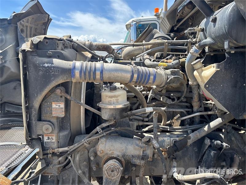 Kenworth Foremost Rival T7 on Kenworth T300 6x4 Vacuum Exc 组合/真空油槽车
