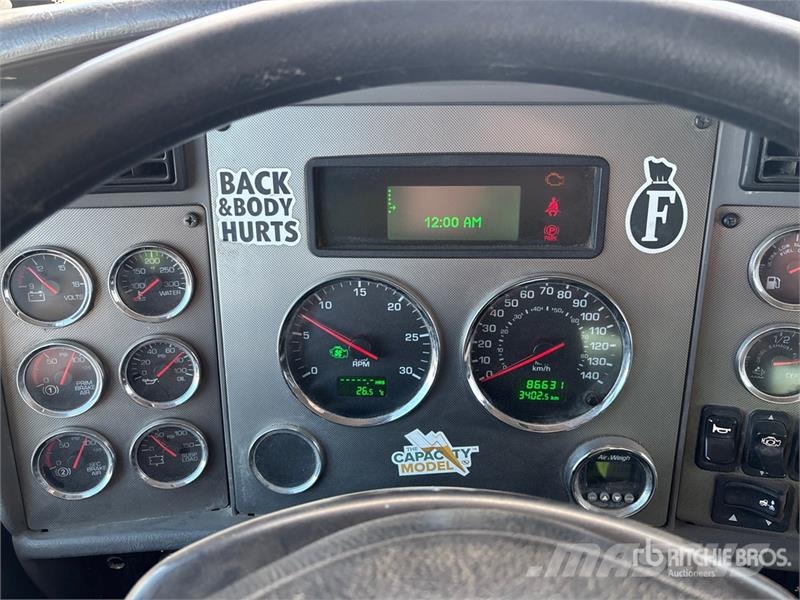 Kenworth Foremost Rival T7 on Kenworth T300 6x4 Vacuum Exc 组合/真空油槽车