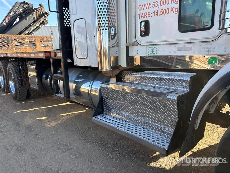 Kenworth Hiab 211 E P-5 HiDuo 6900 kg Knuckle Boom on Kenw Autogru