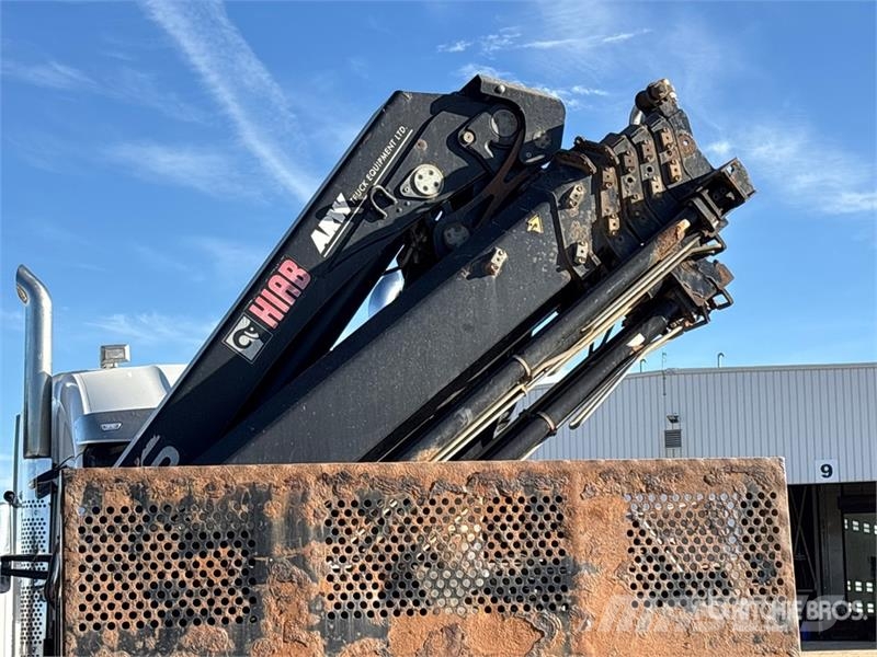 Kenworth Hiab 211 E P-5 HiDuo 6900 kg Knuckle Boom on Kenw Autogru