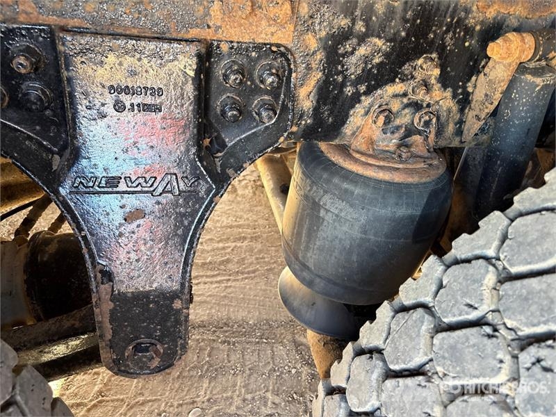 Kenworth Hiab 211 E P-5 HiDuo 6900 kg Knuckle Boom on Kenw Autogru