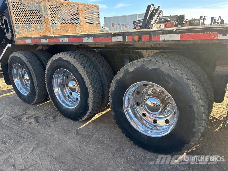 Kenworth Hiab 211 E P-5 HiDuo 6900 kg Knuckle Boom on Kenw Autogru