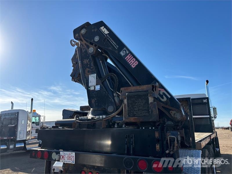 Kenworth Hiab 211 E P-5 HiDuo 6900 kg Knuckle Boom on Kenw Autogru