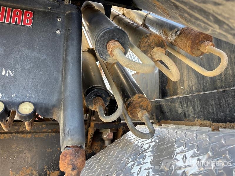 Kenworth Hiab 211 E P-5 HiDuo 6900 kg Knuckle Boom on Kenw Autogru