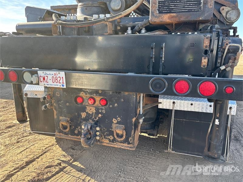 Kenworth Hiab 211 E P-5 HiDuo 6900 kg Knuckle Boom on Kenw Autogru